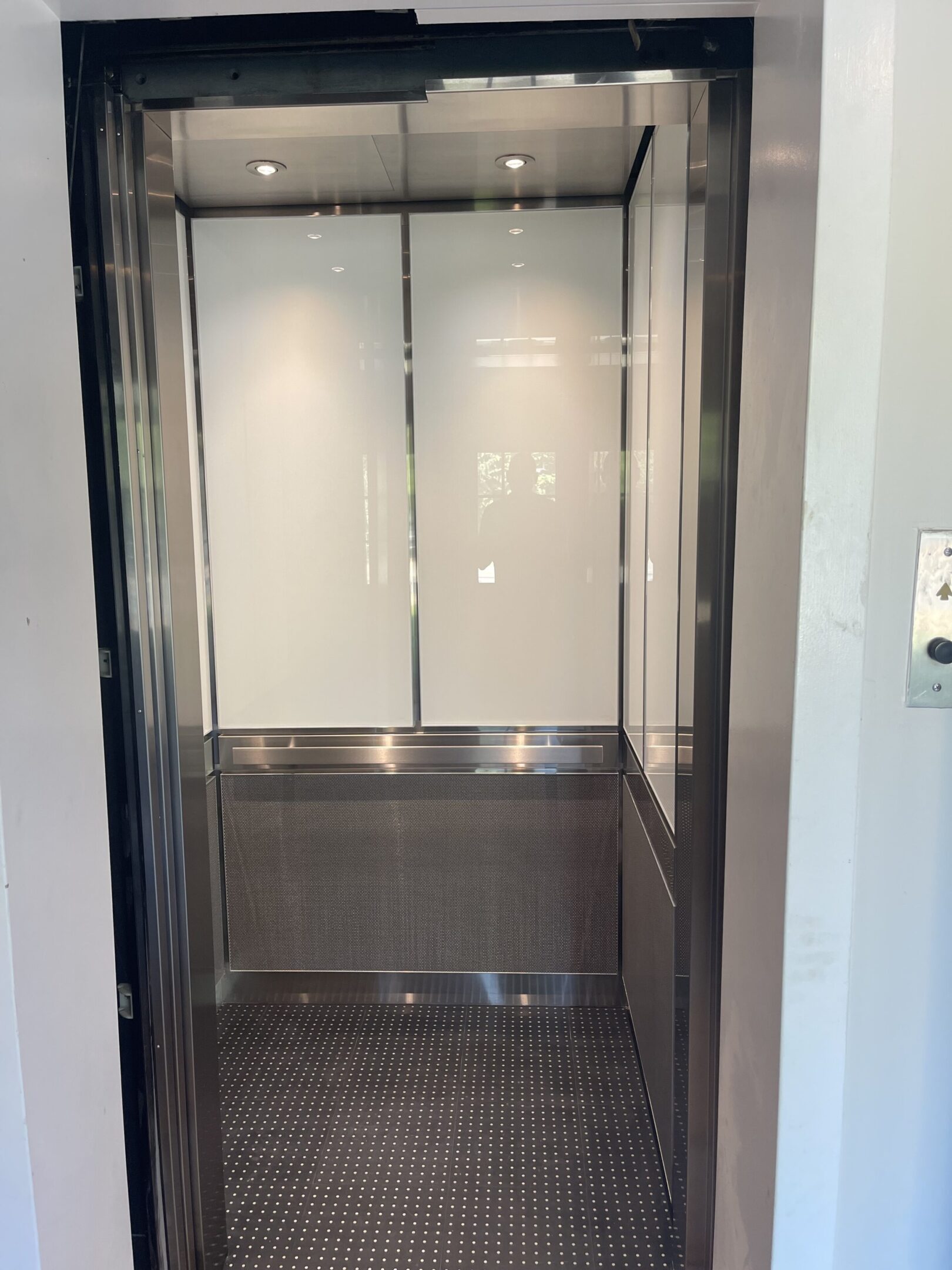White Glass & Wire Mesh Elevator Cab — Denville, NJ — 94 Diamond Road · Denville, New Jersey
